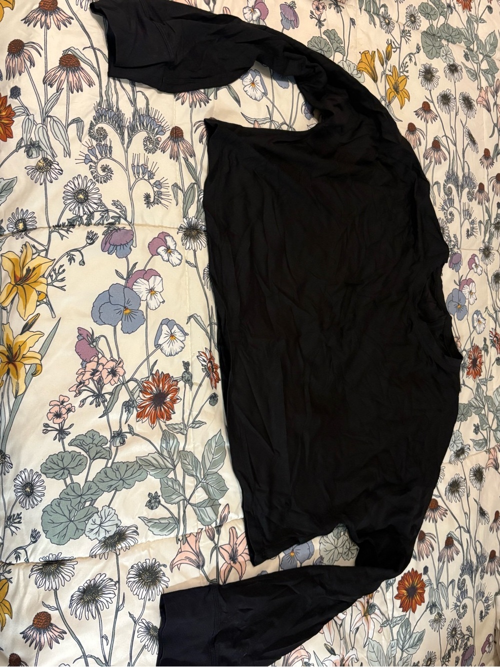 lululemon athletica Black Long-Sleeve Crop Top